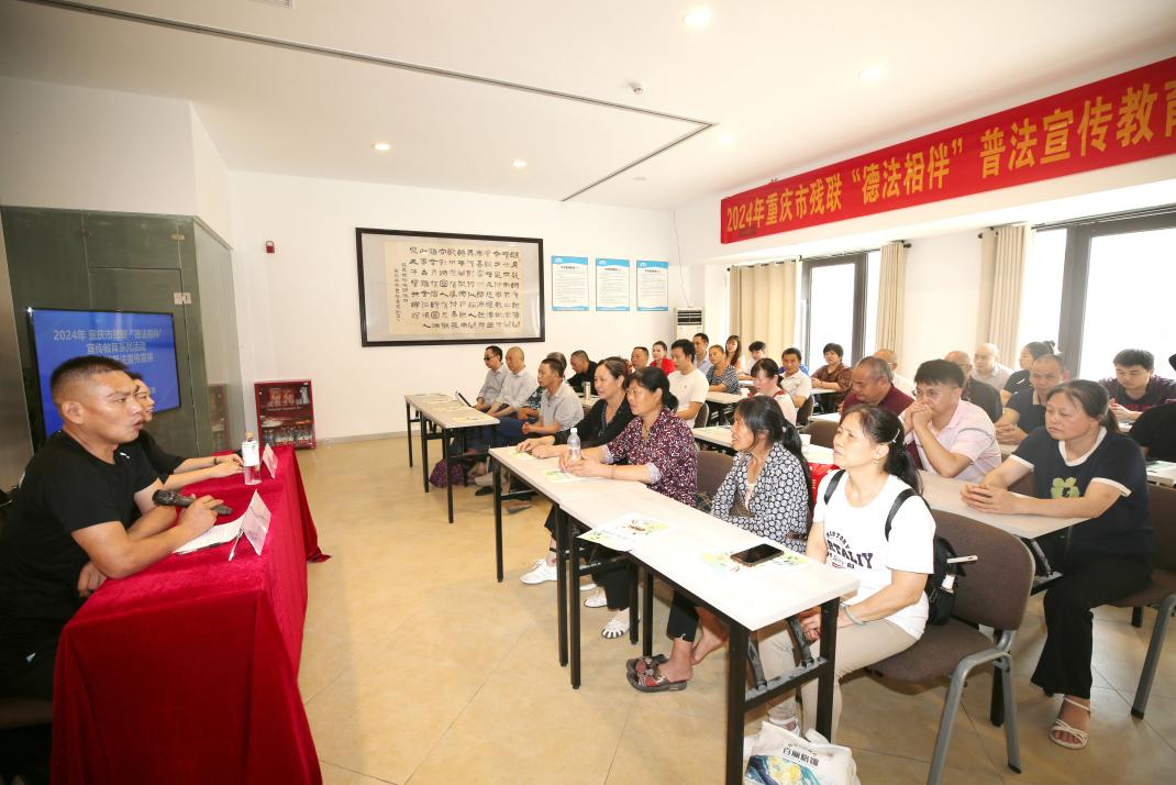 图为活动现场